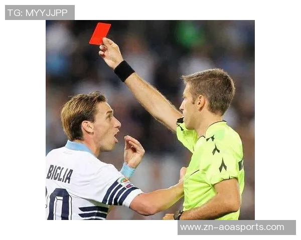 足球比赛中裁判的数量及其在比赛中的重要角色探讨